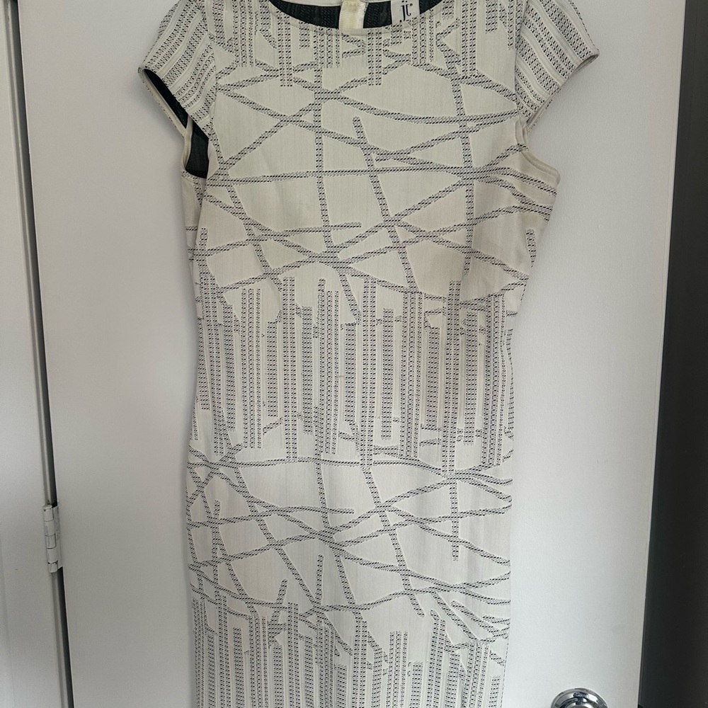 Ivanka Trump White Geometric Cap-Sleeve Midi Dress